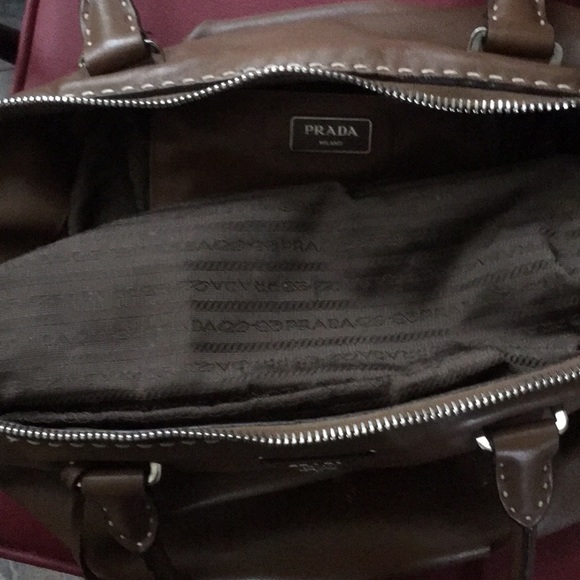 Prada ladies handbag  with lock and key - Picture 5 of 7